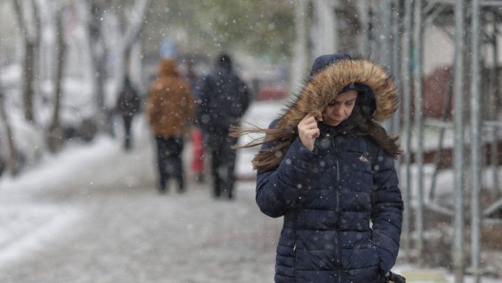 Iarna se instalează în forță: ÎNGHEȚURI de până la -12 grade Celsius. Ce spun meteorologii